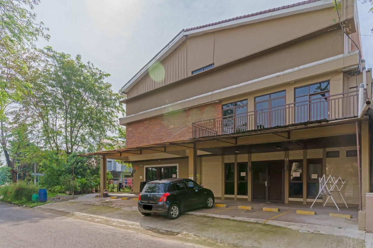 Koolkost Syariah At Taman Simprug Cikarang Otel Bekasi Dış mekan fotoğraf